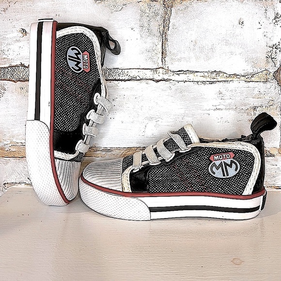 Disney Store Baby Micky Mouse MKY 28 Soft Sneakers, Toddler Size 12-18 Months. - Picture 7 of 7